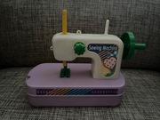 Zabawkowa maszyna do szycia