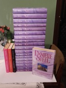 Danielle Steel.  22 książki. 