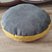 Legowisko.  Okragla poducha