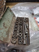 Zabytkowy zestaw kluczy nasadowych PRL