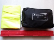 BMW OE Nowa apteczka 7263439 + trójkat ostrzegawczy 6770487 + kamizelka