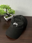 czapka z daszkiem stussy