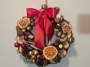 Wianek świąteczny na drzwi