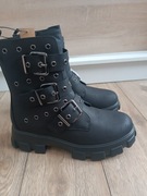 Czarne botki na obcasie 