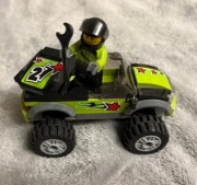 Auto lego  stan bardzo dobry z ludzikiem