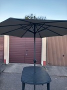 Zestaw - parasol Jysk AGGER i stół ogrodowy , używane ,cena za całość.