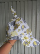 Chłopięca chustka z daszkiem