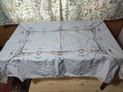 Ręcznie haftowany obrus z koronką 160x120