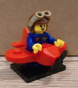 LEGO figurka seria 21 Dziewczynka Pilot z dodatkami