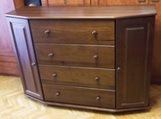 Piękna komoda z prawdziwego drewna