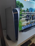 Playstation 5 napęd 825 GB + biały pad + czarny pokrowiec