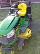 Traktorek John Deere s240