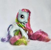 My Little Pony G3,5 kucyk Rainbow Dash z bardzo długą grzywą i ogonem