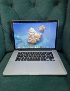 MacBook Pro 8GB RAM/256GB SSD, intel core i7 + ładowarka
