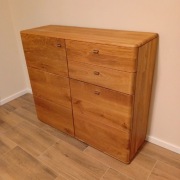 Komoda Dallas - z litego drewna.