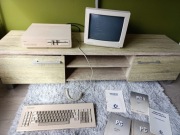 Commodore PC-1 przed amiga z monitorem i klawiaturą Bardzo rzadki zabytkowy