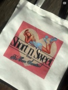 Torebka torba tote bag materiał non woven Sabrina carpenter