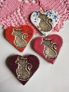 Ceramiczny magnes kot, serce, rękodzieło 