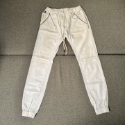 ŚWIEŻE JOGGERY KAVI DENIM | BIAŁY CLEAN LOOK | LUZ FORMA | rozm 30