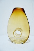Wazon artystyczny z otworem (dziurą) - bursztynowe szkło PRL / Retro