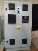 Bateria kondensatorów nadążna.