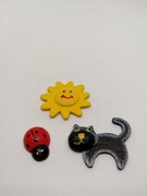 Naklejki przyklejki drewniane dekoracje: biedronka, kot, słońce. Nowe.