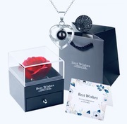 Pudełko upominkowe z symulowanymi kwiatami wiecznej róży