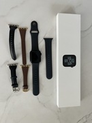 Apple Watch SE 2. gen w kolorze Midnight granat czarny