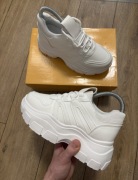 Białe buty na platformie Bosanova 