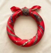 Luksusowa jedwabista apaszka czerwona