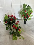 Kompozycja w rogalu z róż plus bukiet do wazonu