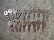 Klucze kluczyki surowe czyste surówki stalowe PRL 18