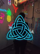 Celtycka Triquetra Neon Ozdoba na Ścianę. LED Reklama Świetlna