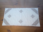 Ręcznie haftowany bieżnik 62x33