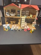Sylvanian Families domek plus figurki i wyposażenie