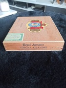 Humidor drewniany  po cygarach Royal Jamaica. 