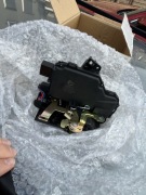 Zamek drzwi lewy przod passat b5 golf 4 octavia leon 16skv001 seat