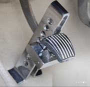 Blokada na pedał sprzęgła