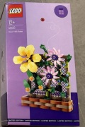 LEGO Botanicals 40683 Kompozycja kwiatowa na kratce