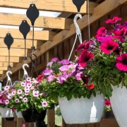 Regulowany, wytrzymały hak do zawieszania koszy z roślinami 2 szt