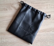 Skórzane etui - worek na słuchawki Sennheiser.