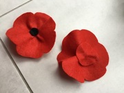 zawieszki, przypinki, lub przyklejki, rękodzieło, opis