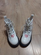 Piękne trzewiczki dla dziewczynki