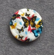 Masa perłowa koraliki motyle okrągła 2,5cm 2szt