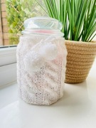 Sweterek z pomponami na duże świece Yankee Candle