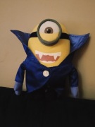 Minionej Drakula Minionki maskotka 
