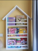 Półka na książki domek