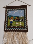 WIEJSKI PEJZAŻ Z GĄSKAMI..ŚLICZNY  OBRAZEK TYPU GOBELINOWEGO-SZWECJA