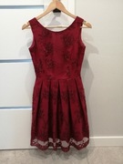 Bordowa sukienka z koronką