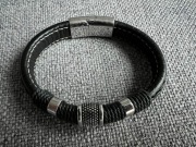 Bransoletka z czarnej skóry i srebrzystej stali icon Lucleon